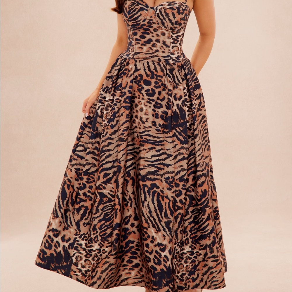 Elegant Animal Print Maxi Dress